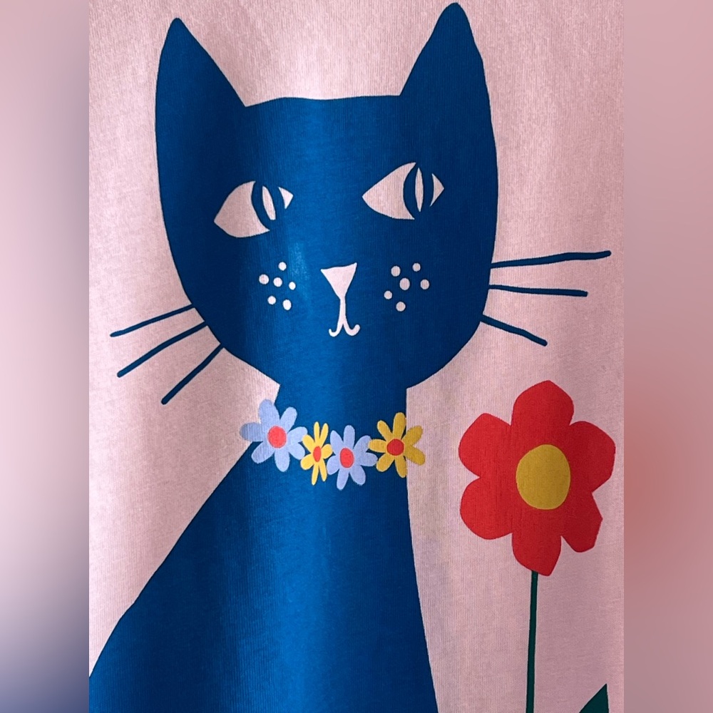 Hanna Andersson long-sleeve graphic tee shirt with a blue cat and flower graphic - Picture 4 of 9